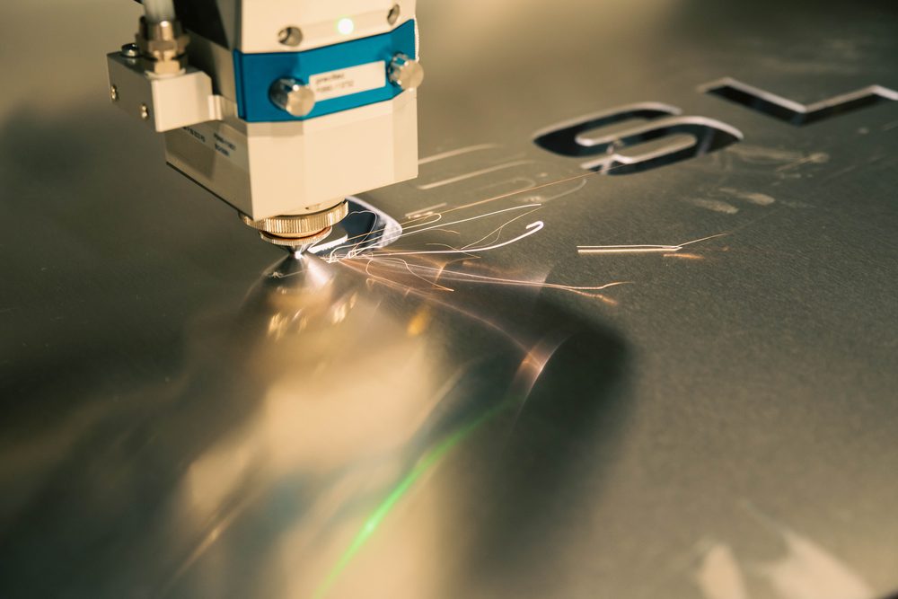 Fiber laser cutting stainless steel