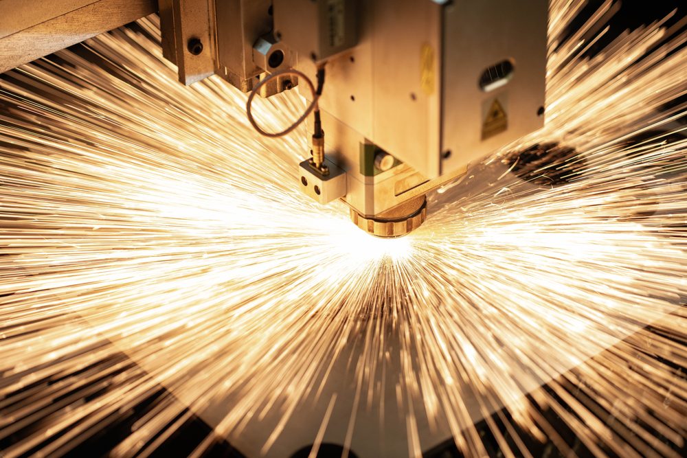 Fiber laser cutting steel
